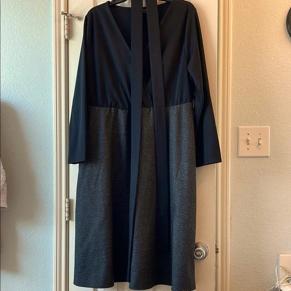 Bloomchic Black Dress, with patterned plaid skirt in long sleeves. Size 14-16. - Picture 3 of 8